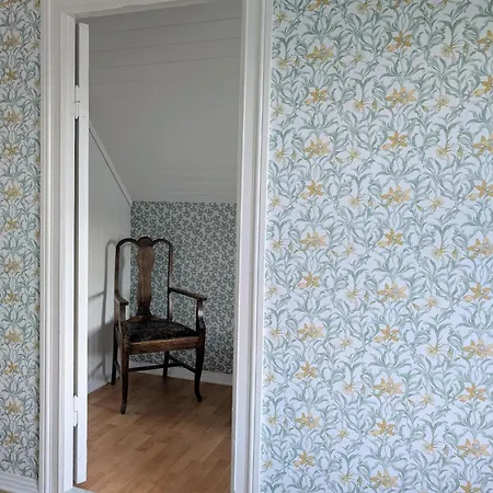 Lundenhuset 1917 - Historic House In The Heart Of * Ulsteinvik