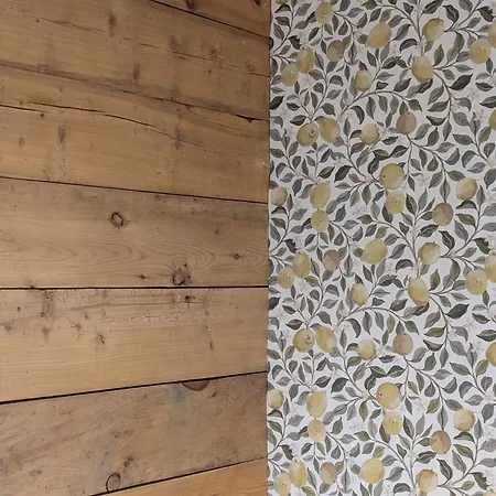 Lundenhuset 1917 - Historic House In The Heart Of * Ulsteinvik